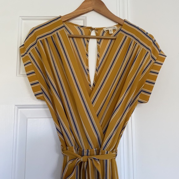 Monteau mustard stripped yellow jumpsuit. - Picture 2 of 8